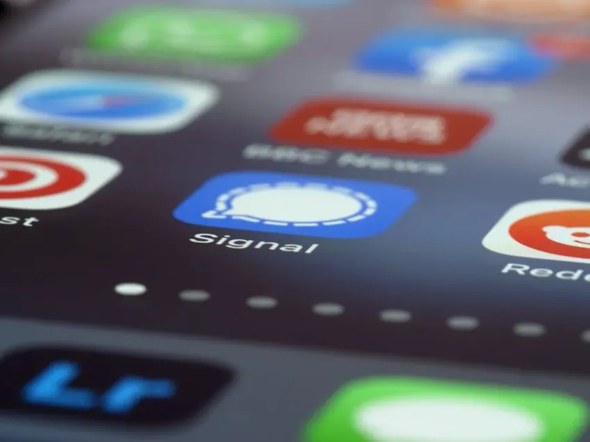 WhatsApp, Telegram, WeChat & LINE: Matching the Right Channel to Every International Buyer
