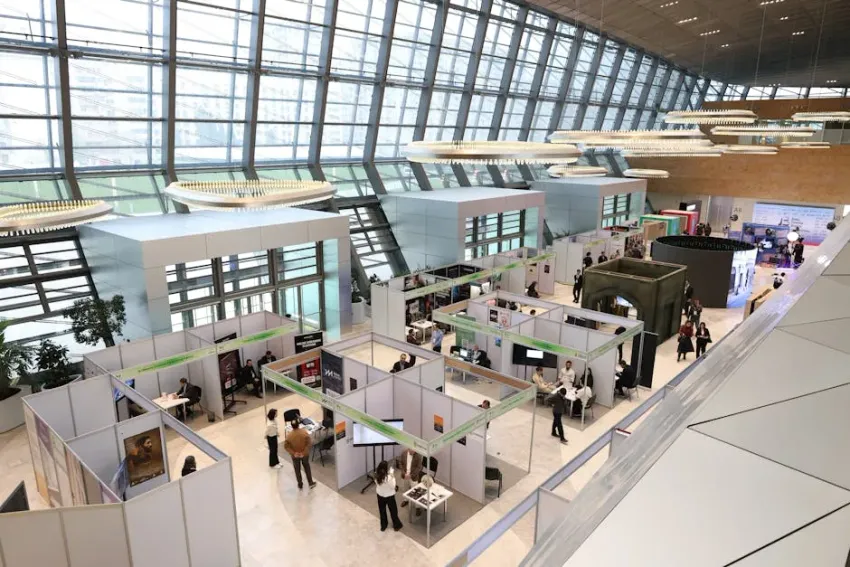 5 Ways to Turn Trade Show Contacts Into International Pipeline